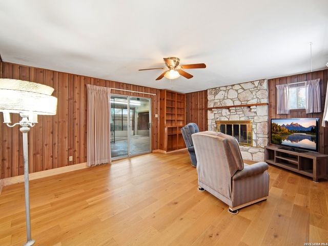 2323 Hiawatha, San Antonio, TX 78210