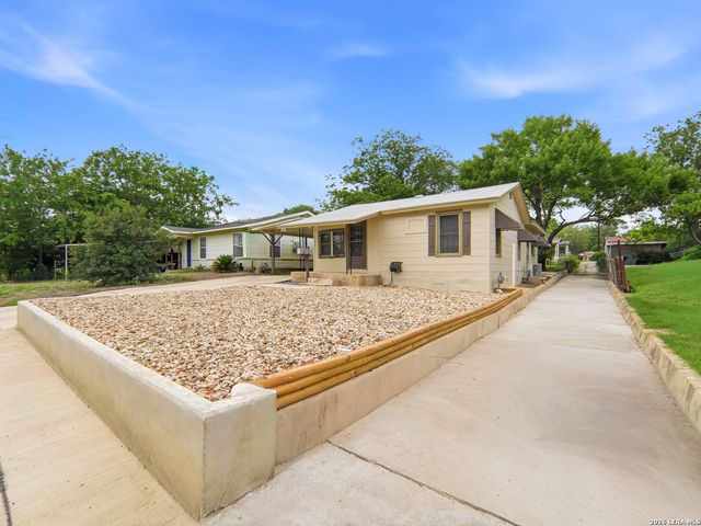 2323 Hiawatha, San Antonio, TX 78210