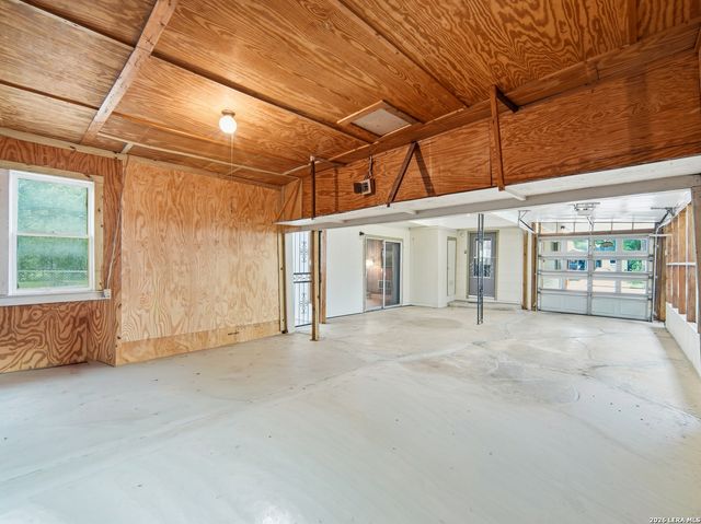 2323 Hiawatha, San Antonio, TX 78210