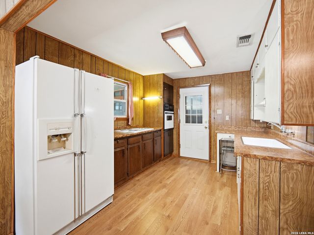 2323 Hiawatha, San Antonio, TX 78210