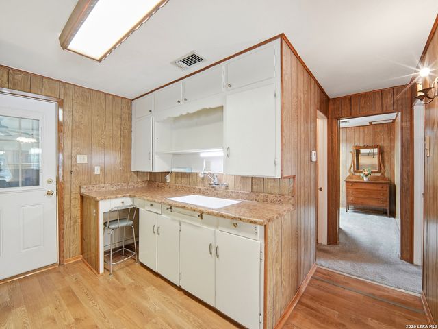 2323 Hiawatha, San Antonio, TX 78210