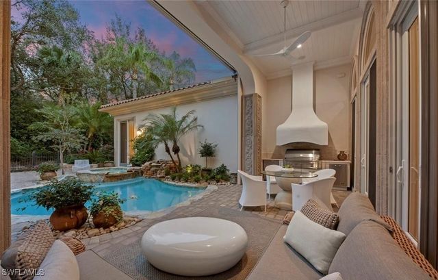 15627 Villoresi WAY, Naples, FL 34110