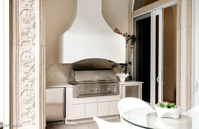 15627 Villoresi WAY, Naples, FL 34110