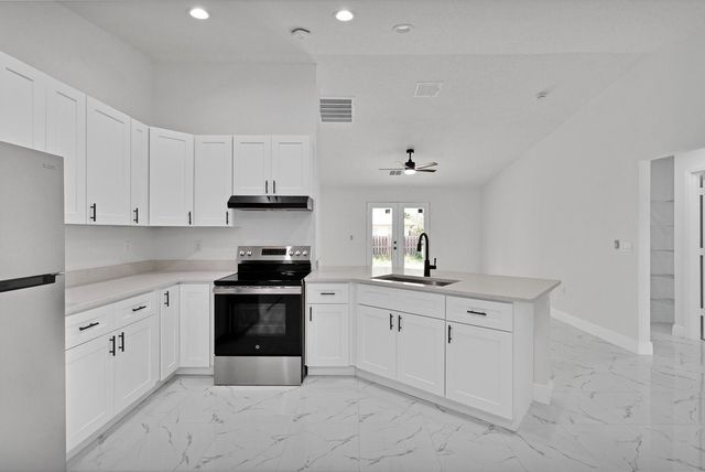 8616 100th Avenue, Vero Beach, FL 32967