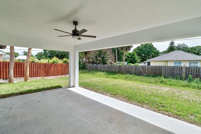 8616 100th Avenue, Vero Beach, FL 32967