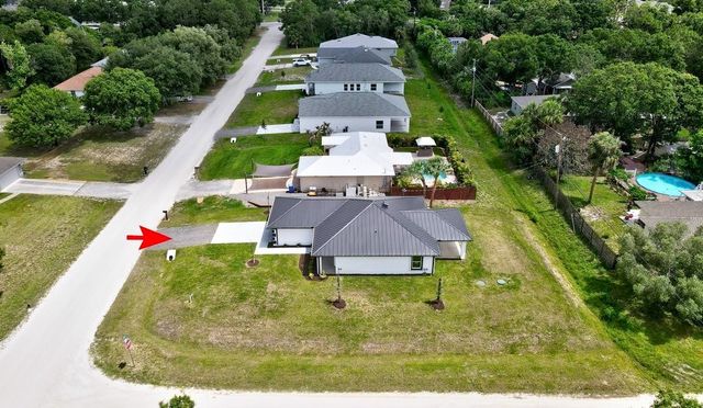 8616 100th Avenue, Vero Beach, FL 32967