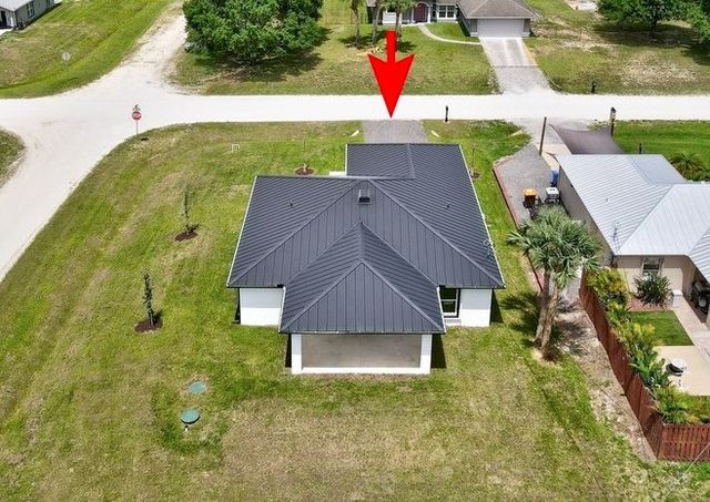 8616 100th Avenue, Vero Beach, FL 32967