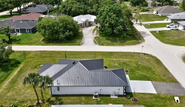 8616 100th Avenue, Vero Beach, FL 32967