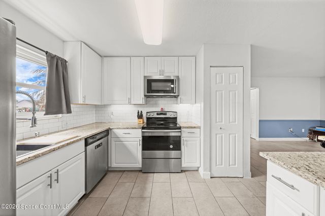 997 Boeing Street NE, Palm Bay, FL 32907