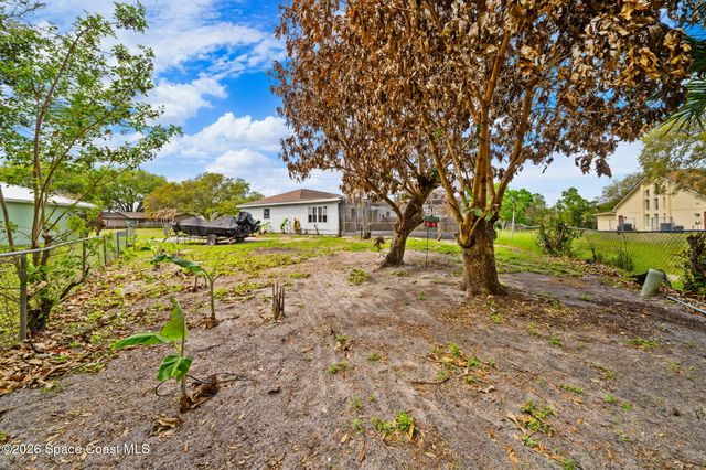 997 Boeing Street NE, Palm Bay, FL 32907