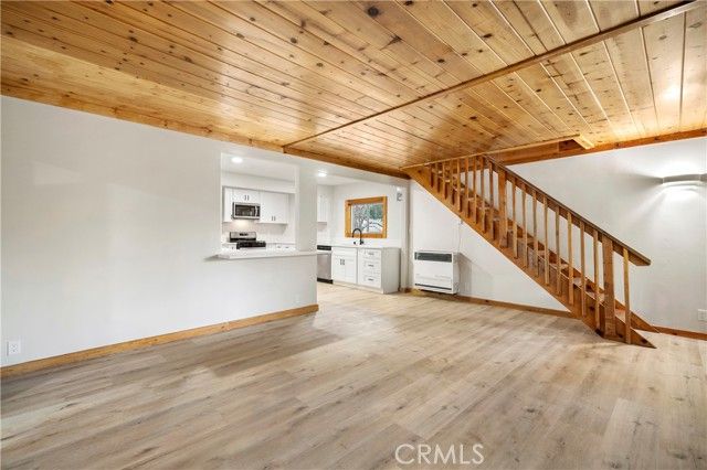 814 Glen View Lane, Twin Peaks, CA 92391