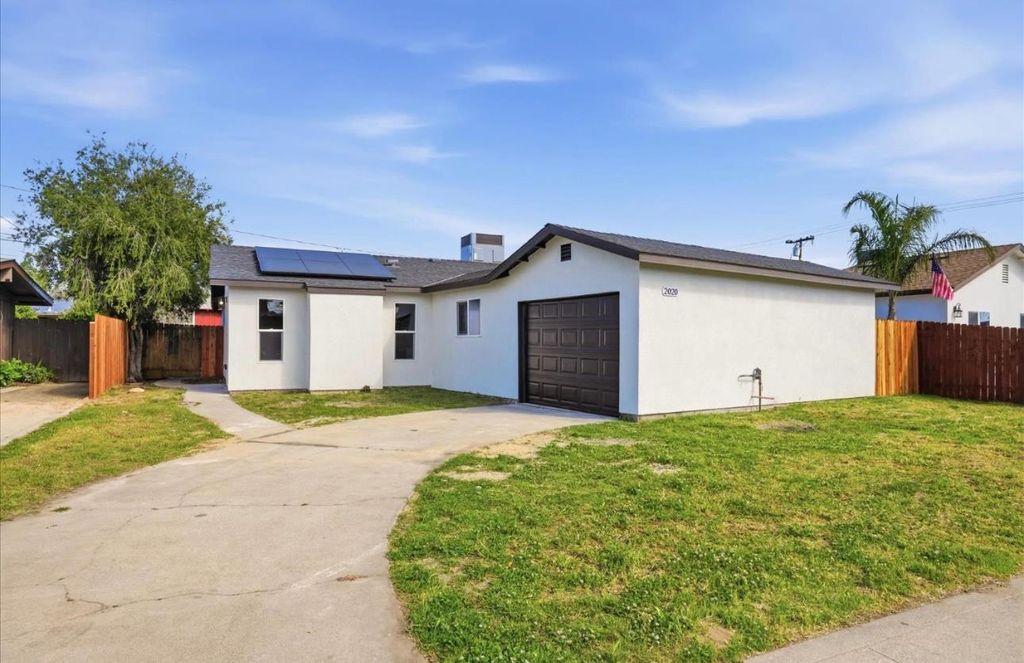 Image 1 of property listing at 2020 Aspen Street, Selma, CA 93662