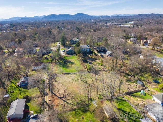99999 Tremont Street, Asheville, NC 28806