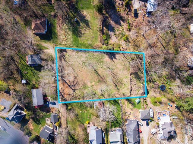 99999 Tremont Street, Asheville, NC 28806