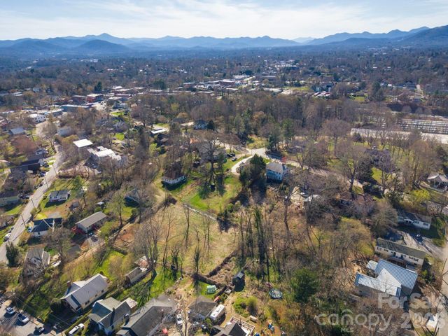 99999 Tremont Street, Asheville, NC 28806