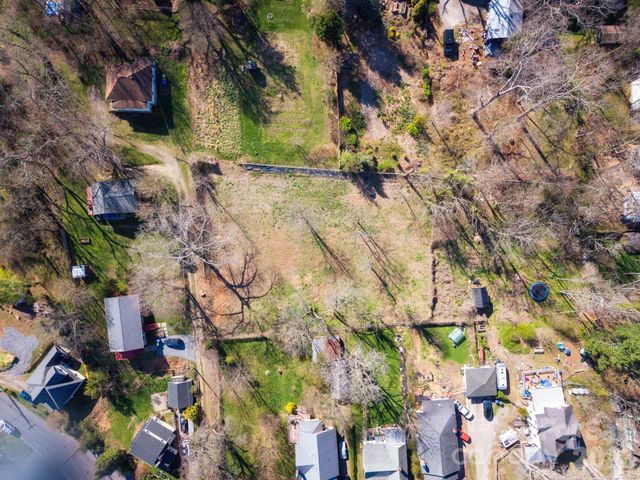 99999 Tremont Street, Asheville, NC 28806
