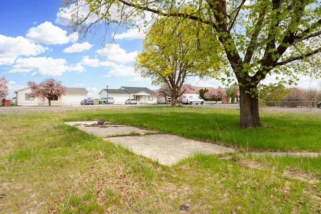 1208 S LOFFLER St, Airway Heights, WA 99001