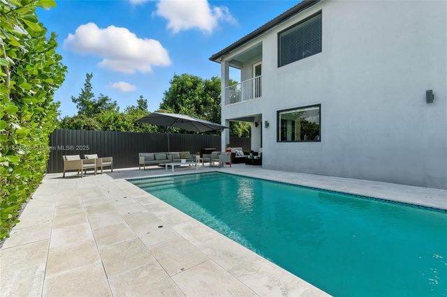 1843 SW 150th Pl, Miami, FL 33185