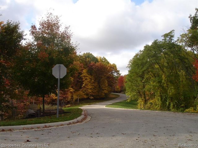 1451 Barrwood Trail, Oxford, MI 48371