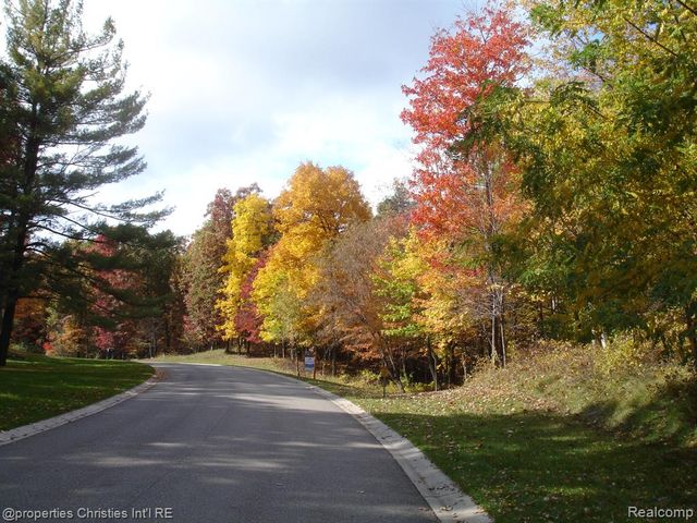 1451 Barrwood Trail, Oxford, MI 48371