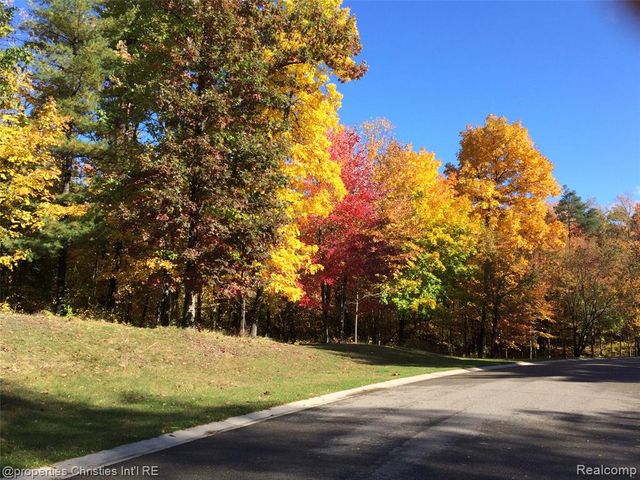 1451 Barrwood Trail, Oxford, MI 48371