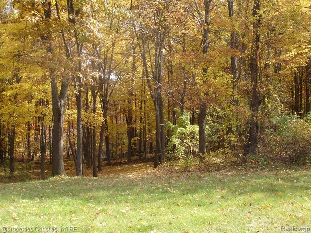 1451 Barrwood Trail, Oxford, MI 48371