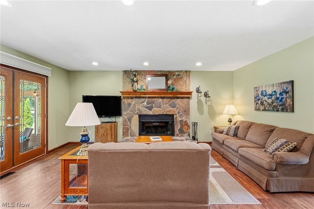 9569 Graystone Lane, Mentor, OH 44060