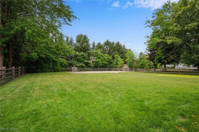 9569 Graystone Lane, Mentor, OH 44060