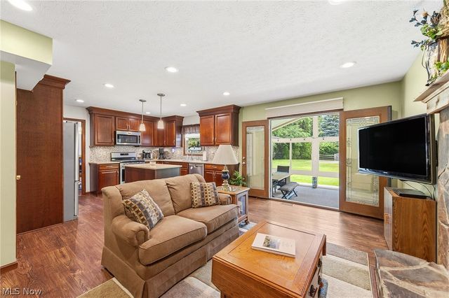 9569 Graystone Lane, Mentor, OH 44060
