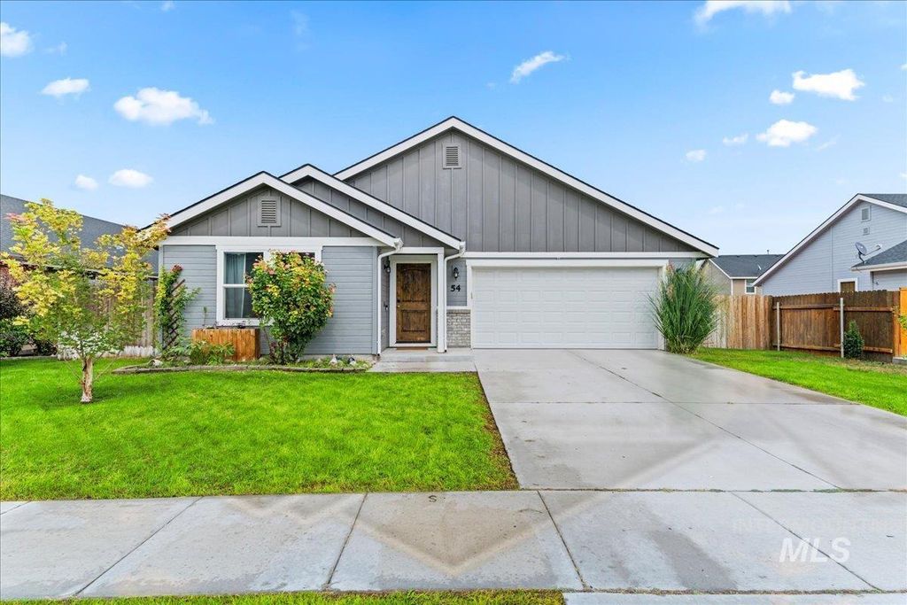 54 N Granite Falls Dr, Nampa, ID 83651