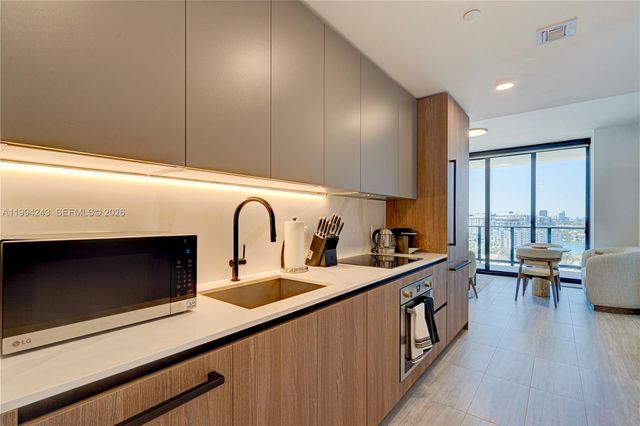 580 72nd Street 1708, Miami Beach, FL 33141