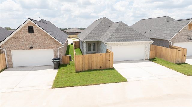 877 Double Mountain Road, College Station, TX 77845