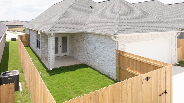 877 Double Mountain Road, College Station, TX 77845