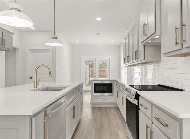 877 Double Mountain Road, College Station, TX 77845