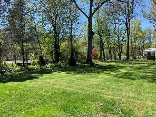 149 Ridge Road, Valley Cottage, NY 10989