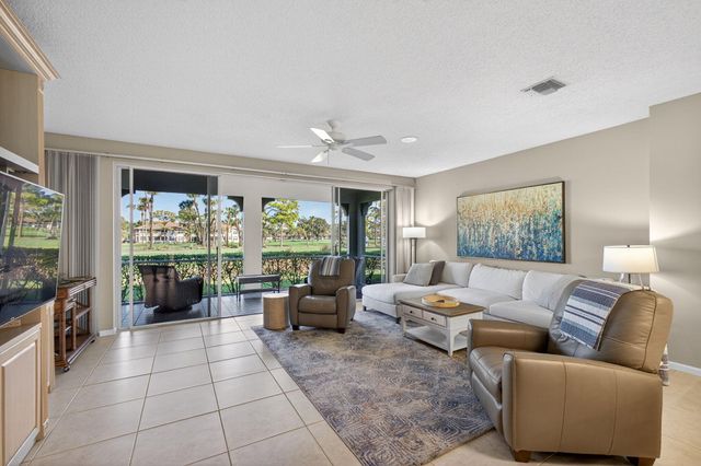 402 Ryder Cup Circle S, Palm Beach Gardens, FL 33418