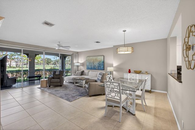 402 Ryder Cup Circle S, Palm Beach Gardens, FL 33418