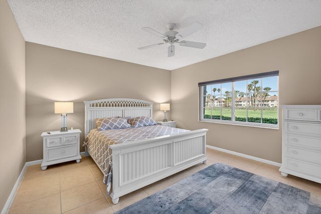 402 Ryder Cup Circle S, Palm Beach Gardens, FL 33418