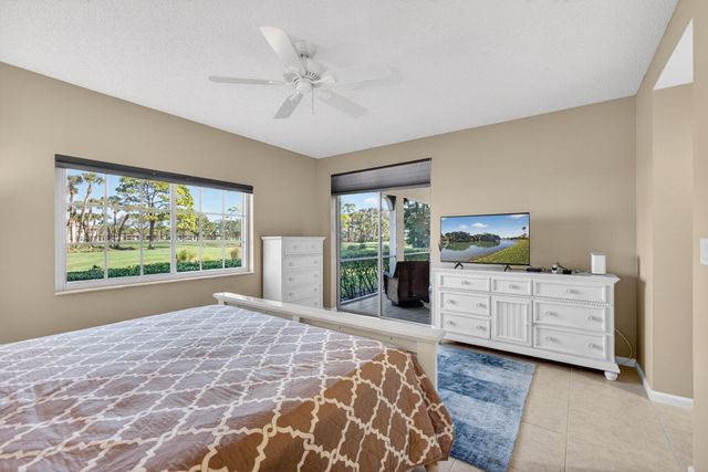 402 Ryder Cup Circle S, Palm Beach Gardens, FL 33418