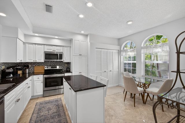 402 Ryder Cup Circle S, Palm Beach Gardens, FL 33418