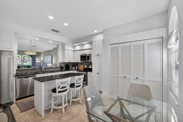 402 Ryder Cup Circle S, Palm Beach Gardens, FL 33418