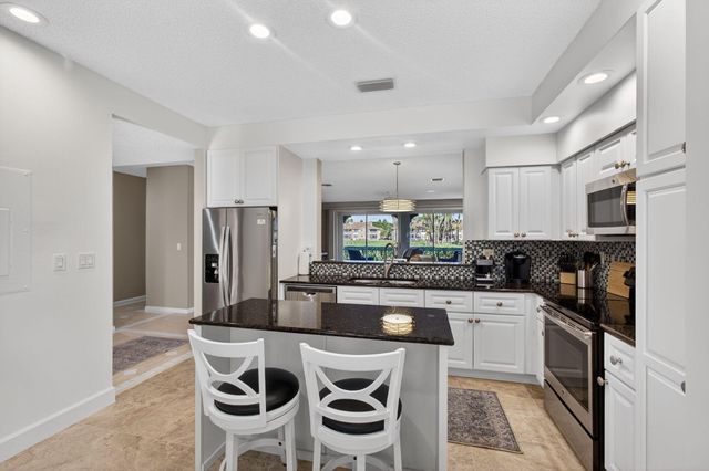 402 Ryder Cup Circle S, Palm Beach Gardens, FL 33418