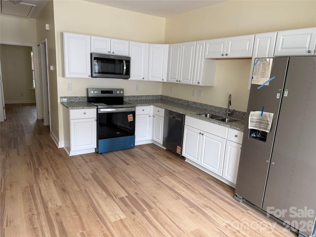 7045 Somerset Springs Drive, Charlotte, NC 28262