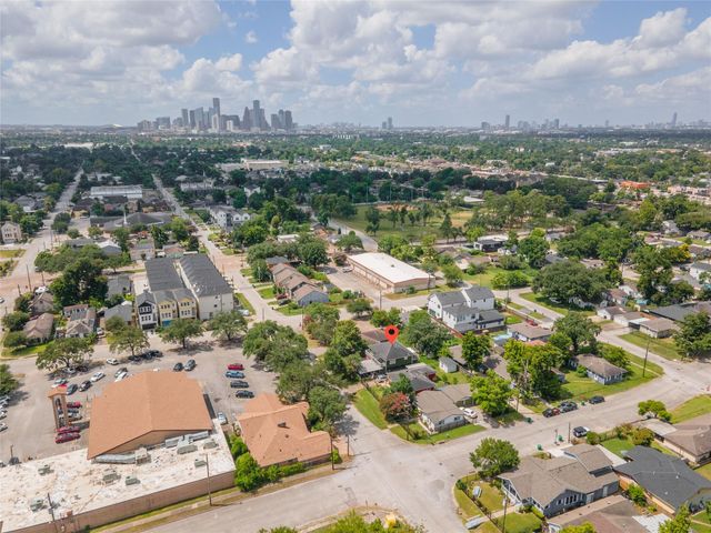 4909 Cochran Street 1, Houston, TX 77009