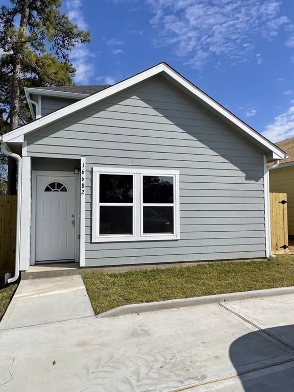 16682 E Forrestal, Montgomery, TX 77316