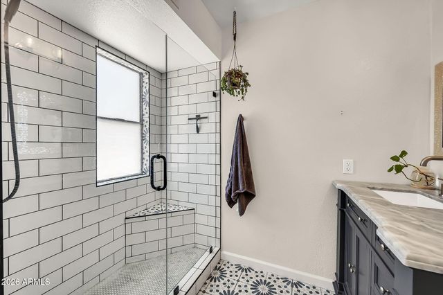 731 E North Lane 2, Phoenix, AZ 85020