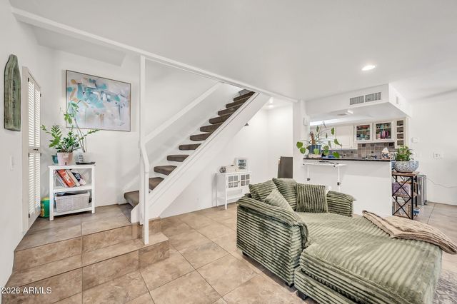 731 E North Lane 2, Phoenix, AZ 85020