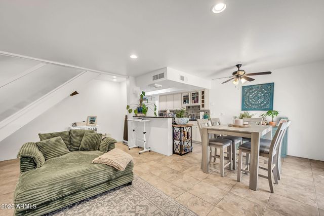 731 E North Lane 2, Phoenix, AZ 85020