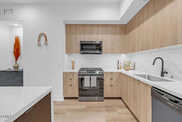 178 S Euclid Avenue 310, Pasadena, CA 91101