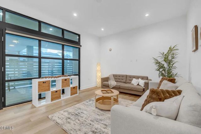 178 S Euclid Avenue 310, Pasadena, CA 91101